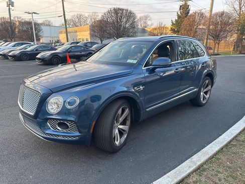 Used 2018 Bentley Bentayga Activity image 5