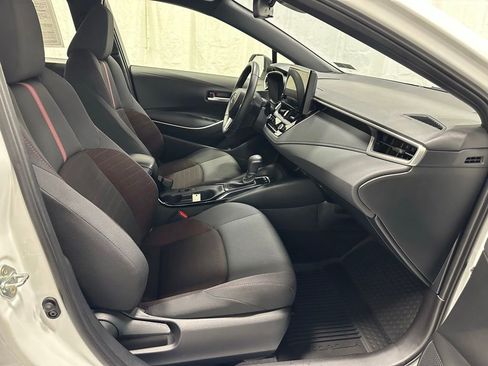 Used 2025 Toyota Corolla SE FWD image 60