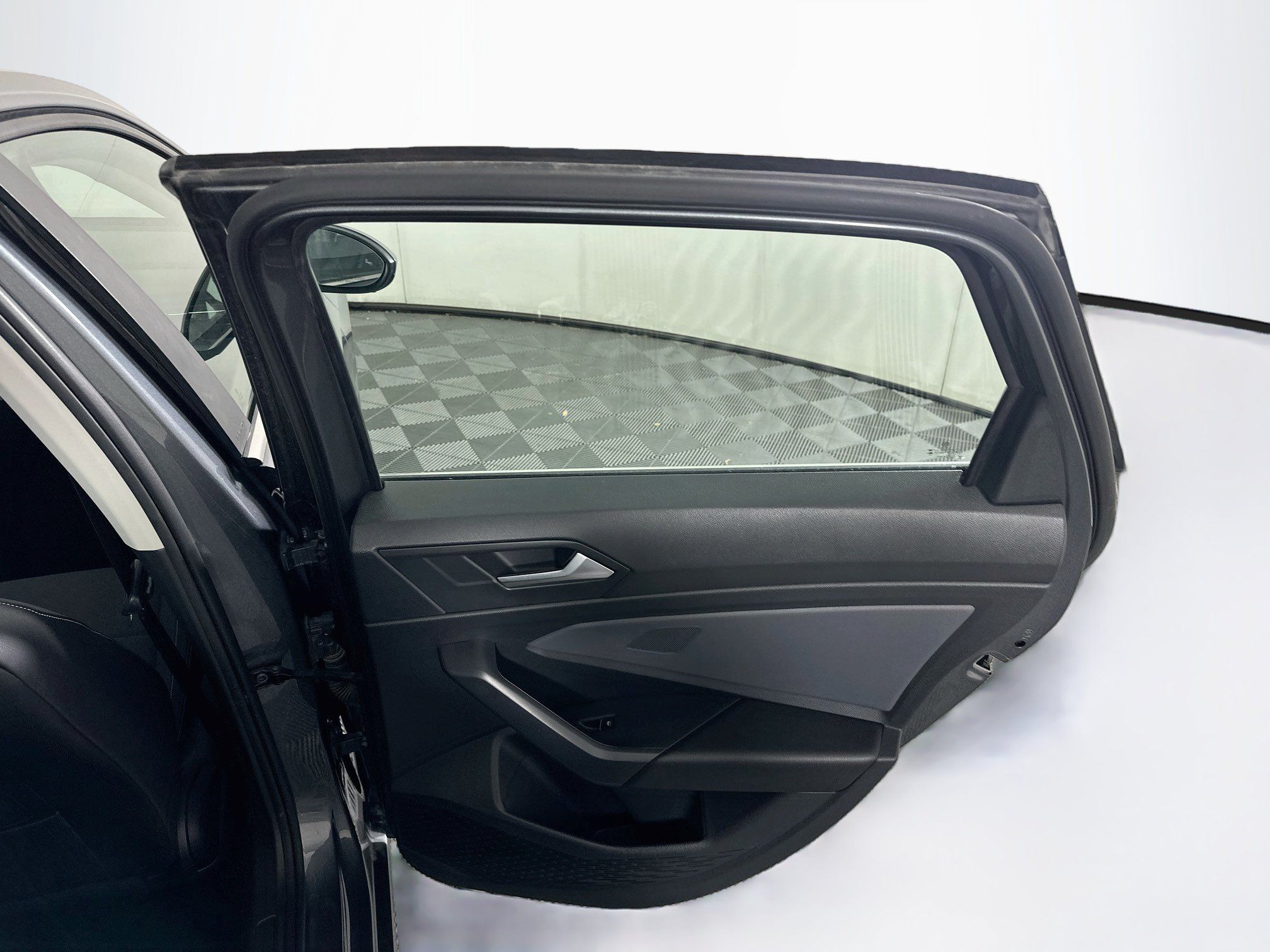 Used 2025 Volkswagen Jetta SE FWD image 29