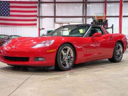 Used 2007 Chevrolet Corvette Base 2dr Coupe w/ Preferred Equipment Group image 1