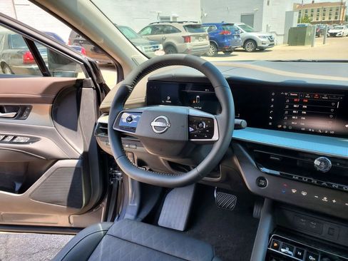 Used 2025 Nissan Murano Platinum w/ Cargo Package AWD/4WD image 14
