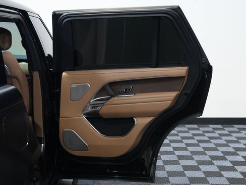 Used 2025 Land Rover Range Rover Long Wheelbase Autobiography AWD/4WD image 25