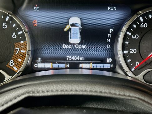 Used 2022 Jeep Renegade Latitude AWD/4WD image 17