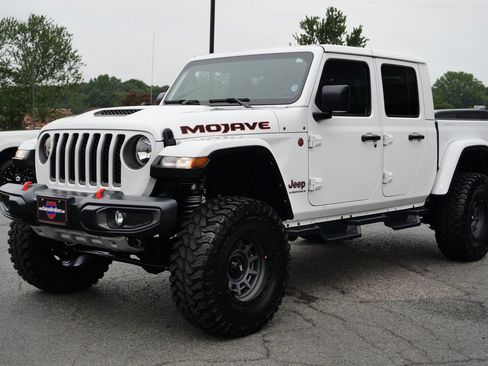 Used 2023 Jeep Gladiator Mojave w/ Cold Weather Group AWD/4WD image 9