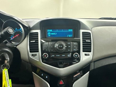 Used 2014 Chevrolet Cruze LS FWD image 43