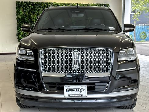 Certified 2024 Lincoln Navigator Reserve AWD/4WD image 9