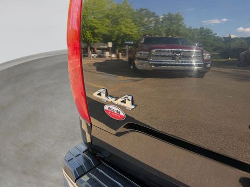 Used 2021 Toyota Tundra SR5 w/ SR5 Upgrade Package AWD/4WD image 10