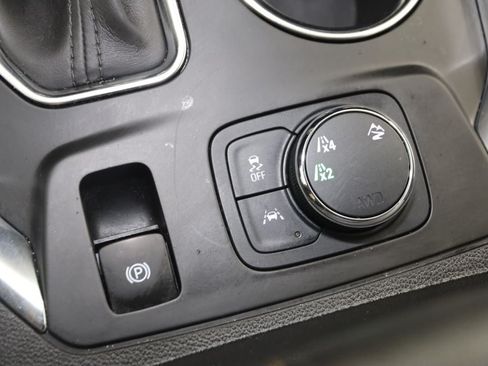 Used 2021 Chevrolet Traverse RS AWD/4WD image 29