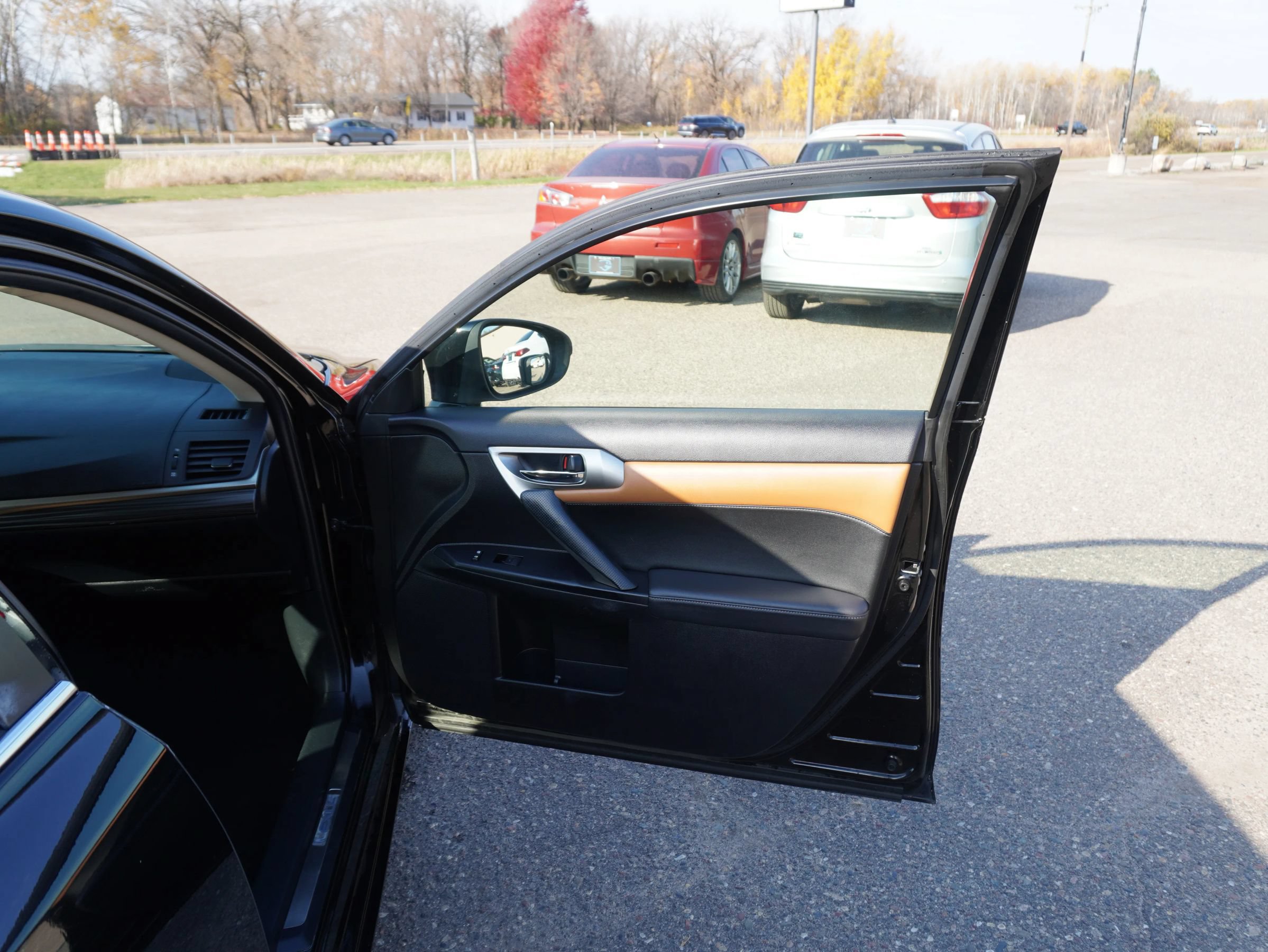 Used 2015 Lexus CT 200h w/ Navigation Package FWD image 23