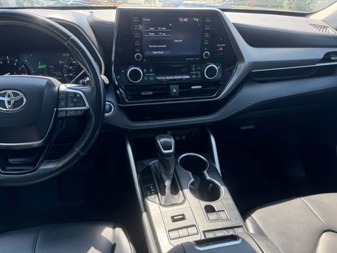 Used 2021 Toyota Highlander XLE AWD/4WD image 53