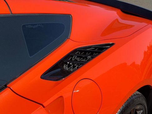 Used 2019 Chevrolet Corvette Stingray Coupe RWD image 9