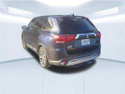Used 2019 Mitsubishi Outlander SE FWD image 2