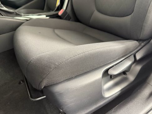 Used 2022 Toyota Corolla LE image 16