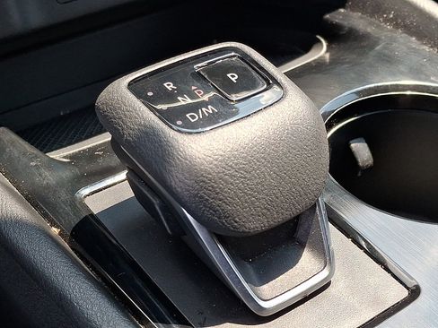 Used 2024 Nissan Rogue SV AWD/4WD image 14