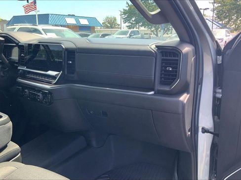 Used 2024 Chevrolet Silverado 1500 LT AWD/4WD image 15