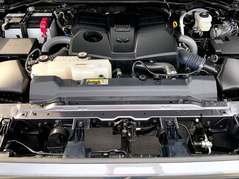 Used 2024 Toyota Tundra SR5 AWD/4WD image 32