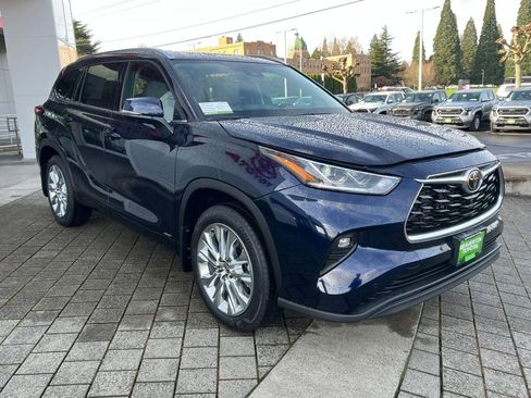 New 2026 Toyota Highlander Limited image 7