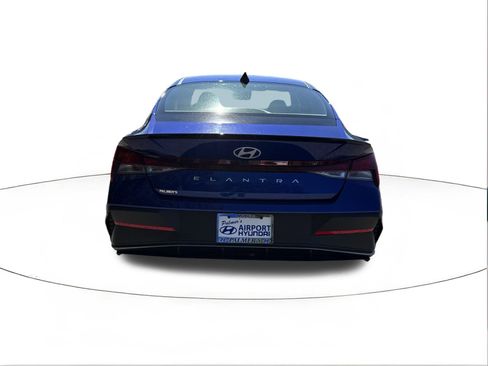 Certified 2025 Hyundai Elantra Sport image 4