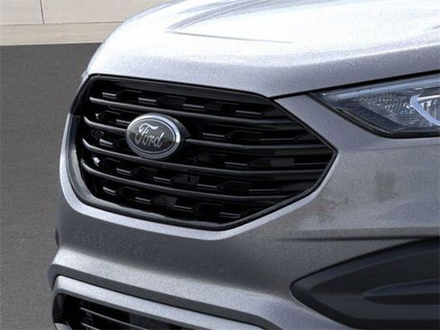 New 2024 Ford Edge SE w/ Black Appearance Package image 17