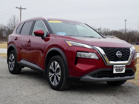 Used 2023 Nissan Rogue SV w/ SV Premium B Package image 4