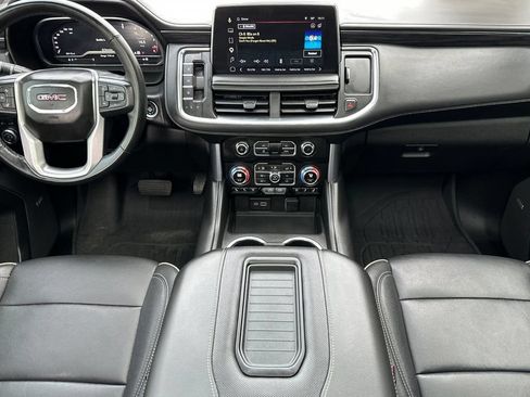 Used 2023 GMC Yukon SLT w/ SLT Premium Package AWD/4WD image 13