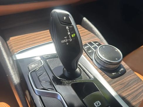 Used 2018 BMW 540i RWD image 12