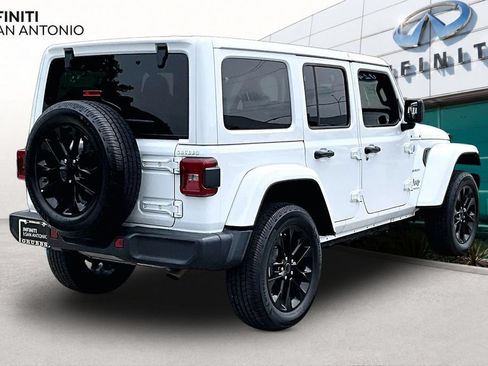 Used 2024 Jeep Wrangler Unlimited Sahara AWD/4WD image 2