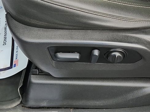 Used 2022 GMC Sierra 3500 SLT w/ SLT Convenience Package image 16