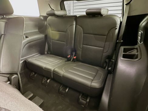 Used 2023 GMC Acadia SLT image 29