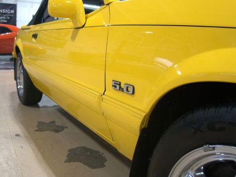 Used 1993 Ford Mustang LX image 32