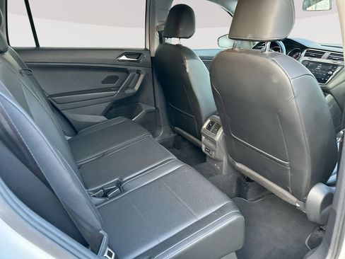 Used 2018 Volkswagen Tiguan SE AWD/4WD image 26