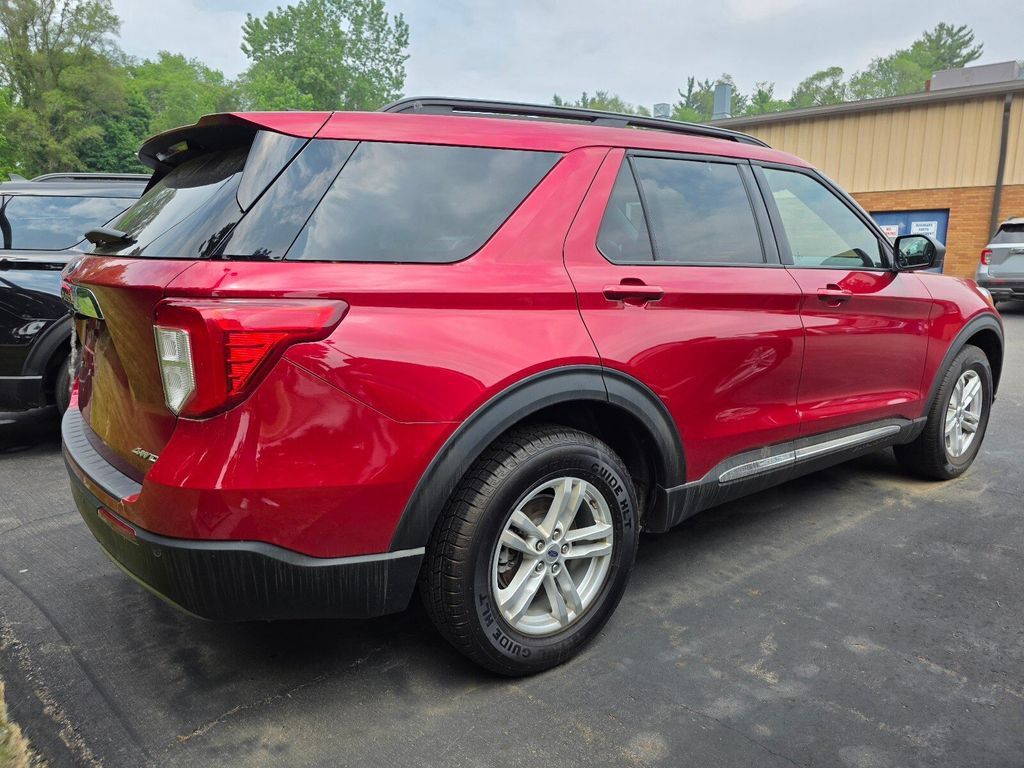 Used 2022 Ford Explorer XLT w/ Equipment Group 202A AWD/4WD image 5