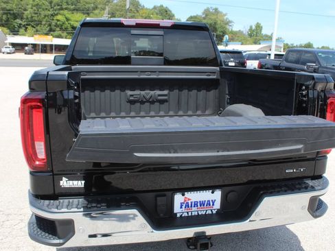 Used 2024 GMC Sierra 1500 SLT w/ SLT Premium Plus Package AWD/4WD image 17