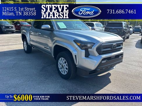 Used 2025 Toyota Tacoma SR5 AWD/4WD image 1