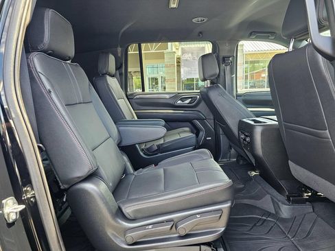 Used 2022 Chevrolet Suburban RST w/ Luxury Package AWD/4WD image 12
