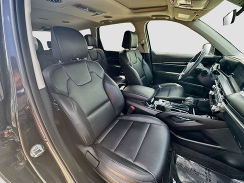 Used 2025 Kia Telluride S FWD image 31