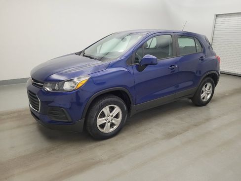 Used 2017 Chevrolet Trax LS image 2