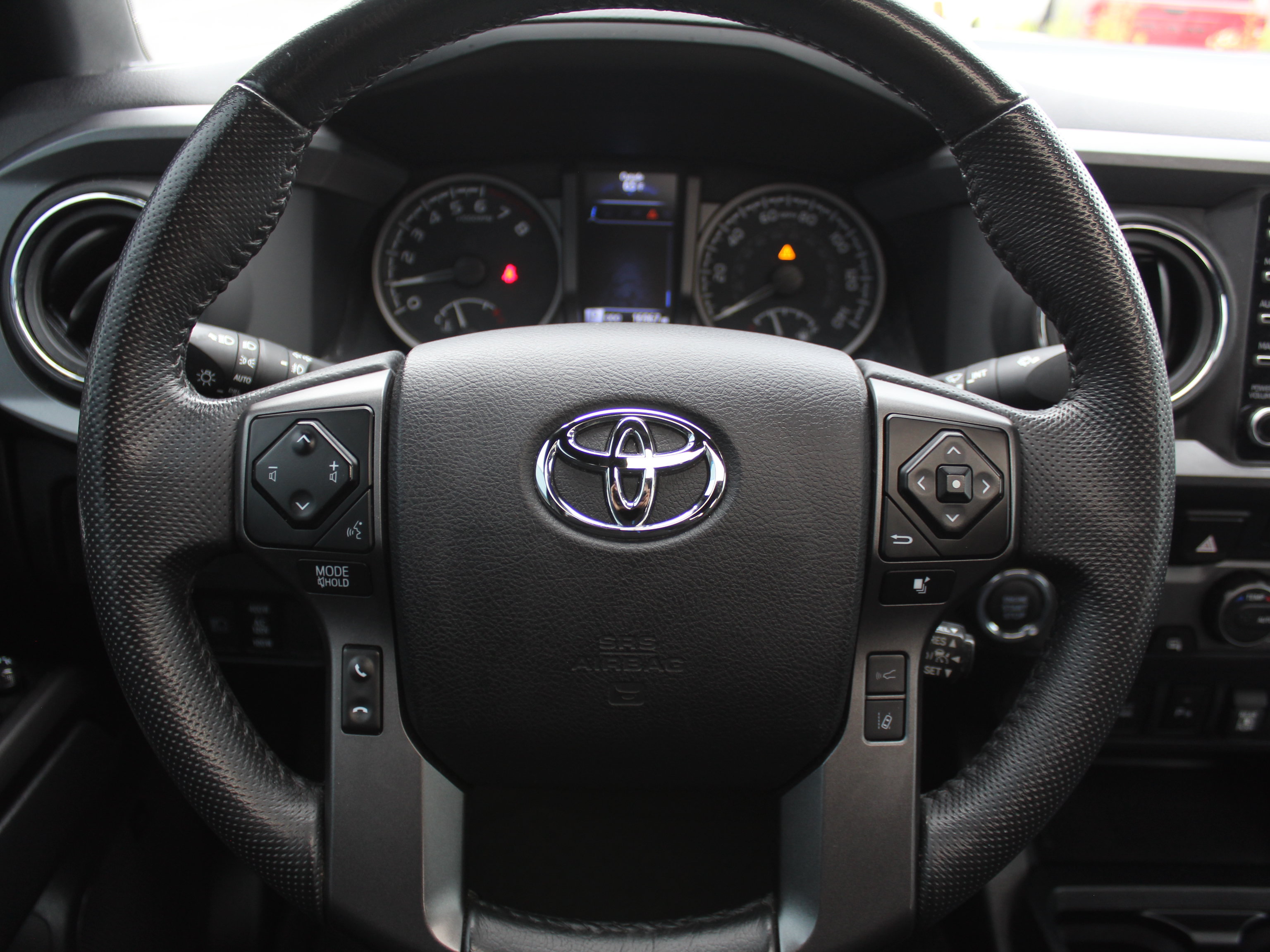 Used 2023 Toyota Tacoma TRD Off-Road w/ TRD Premium Off Road Package AWD/4WD image 16