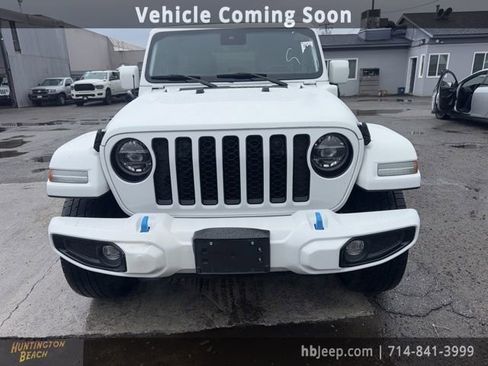 Used 2021 Jeep Wrangler Unlimited Sahara image 2