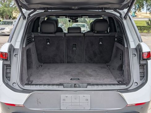 Used 2025 Land Rover Range Rover Sport SE image 23