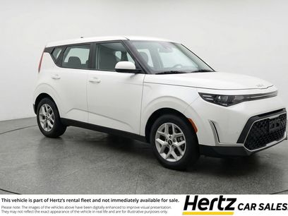 Used 2025 Kia Soul LX w/ LX Technology Package