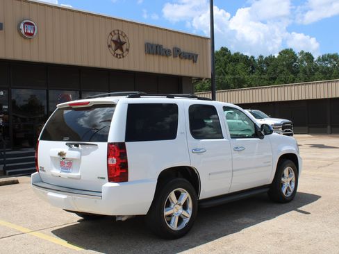 Used 2010 Chevrolet Tahoe LTZ RWD image 7