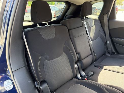 Used 2015 Jeep Cherokee Latitude w/ Comfort/Convenience Group AWD/4WD image 28