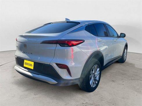 Used 2024 Buick Envista Preferred w/ Convenience I Package image 4