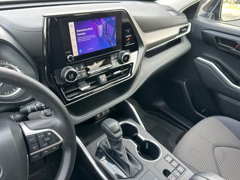 Used 2023 Toyota Highlander L FWD image 30