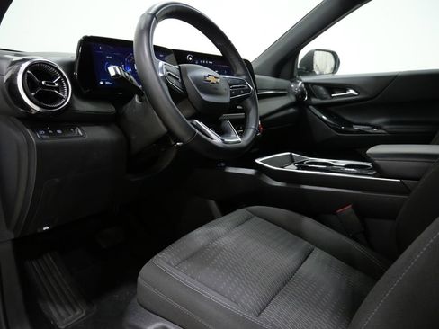 Used 2025 Chevrolet Equinox LT image 11