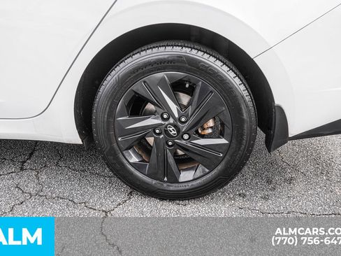 Used 2023 Hyundai Elantra SEL image 16