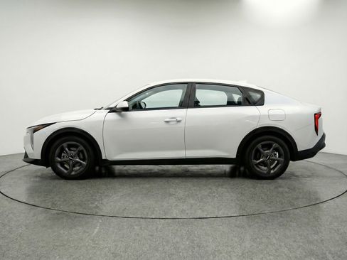 Used 2025 Kia K4 FWD image 5