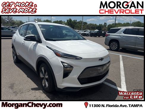 Used 2022 Chevrolet Bolt EUV LT w/ Convenience Package image 1
