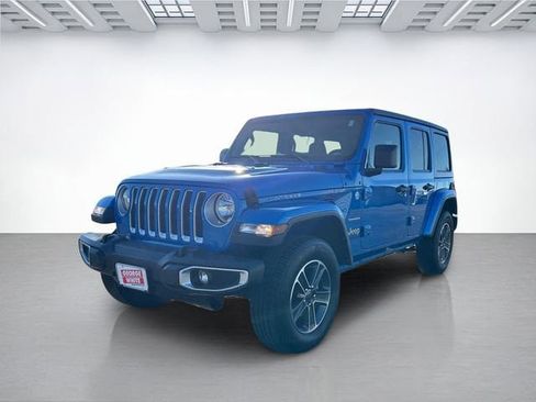 Used 2023 Jeep Wrangler Sahara image 8